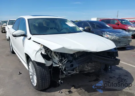 2017 Volkswagen Passat 1.8T Se из США, поврежденный, VIN 1VWBT7A30HC041298